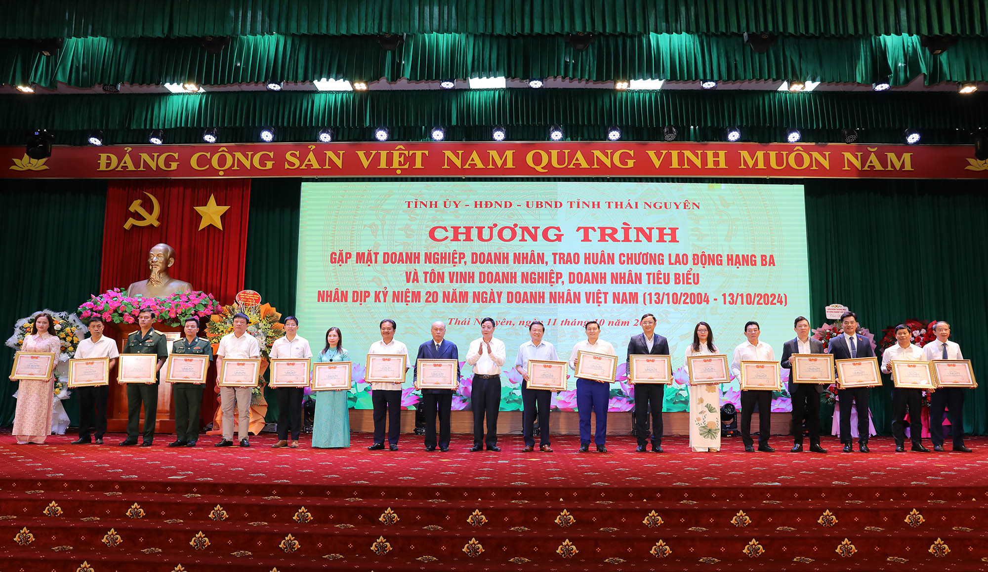 Lời chúc mừng ngày doanh nhân hay nhất - Tôn vinh tinh thần khởi nghiệp